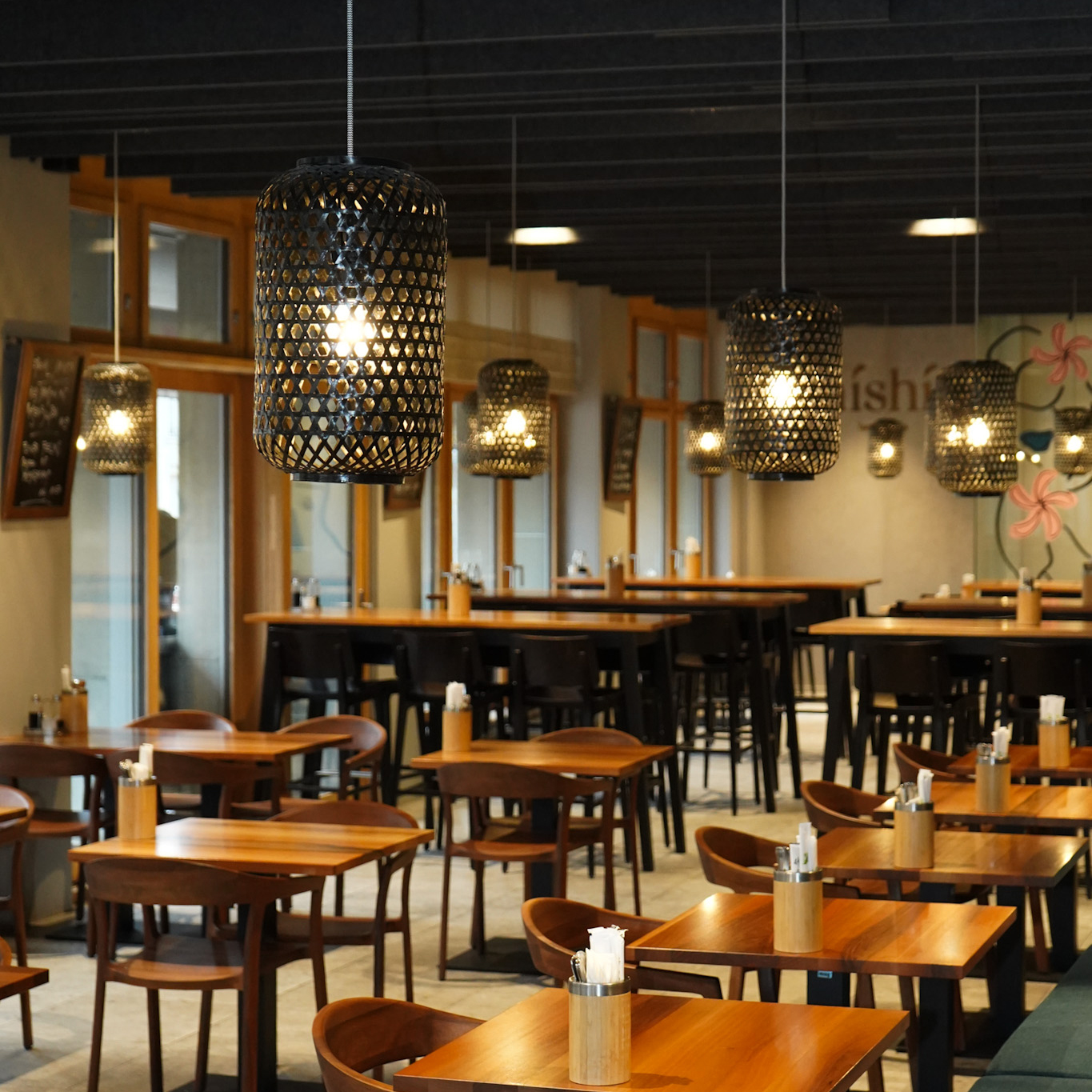 Innenansicht und Einrichtung des Restaurants Mishio in Bern